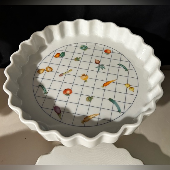 COPY - Like new, oven to table porcelain ware baking dish… quiche, tortes etc… … - Picture 6 of 8